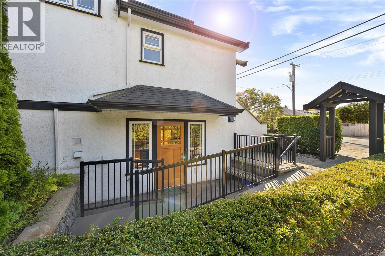 603 Moss St - Image 3