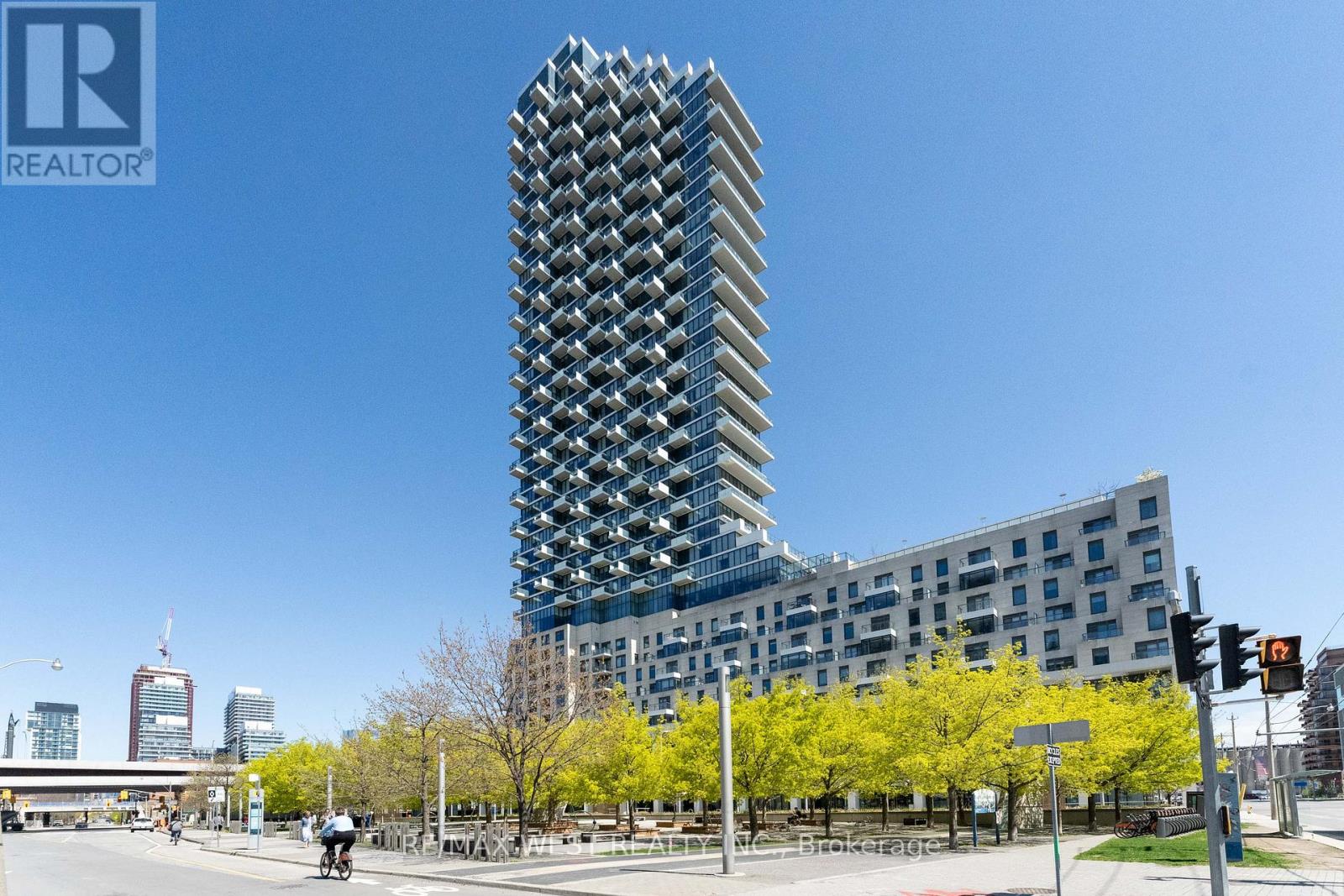 2002 - 16 BONNYCASTLE STREET, Toronto (Waterfront Communities) — photo 2