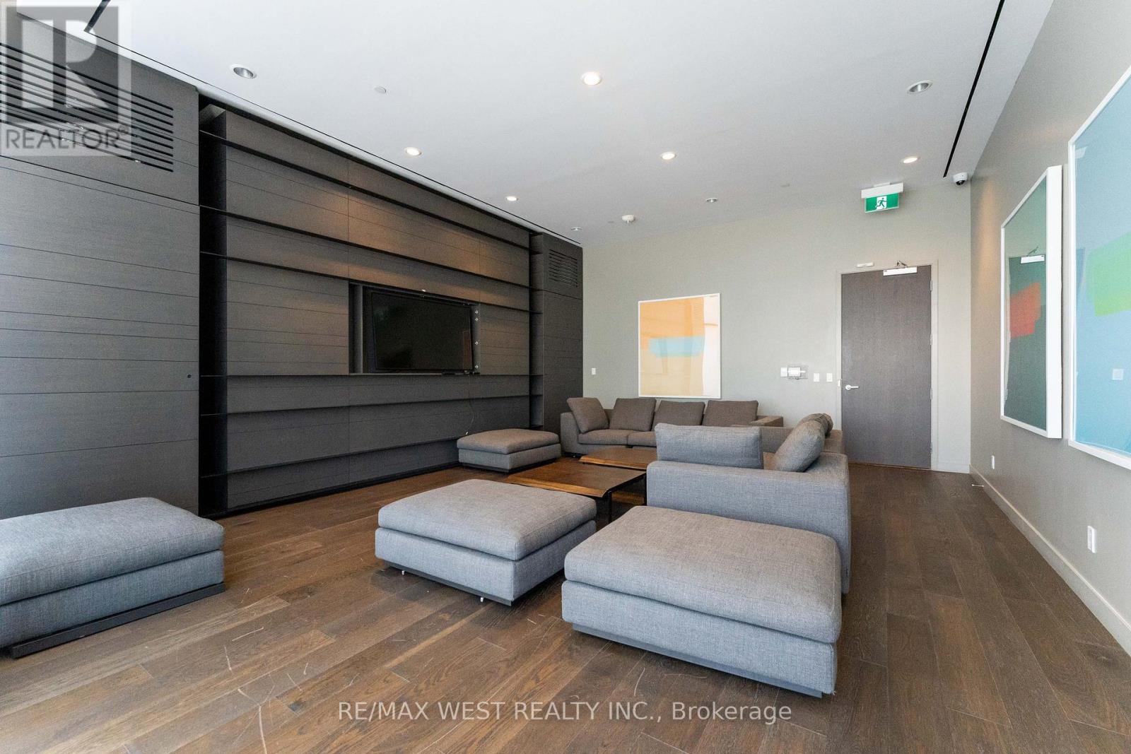 #2002 16 BONNYCASTLE STREET - 31