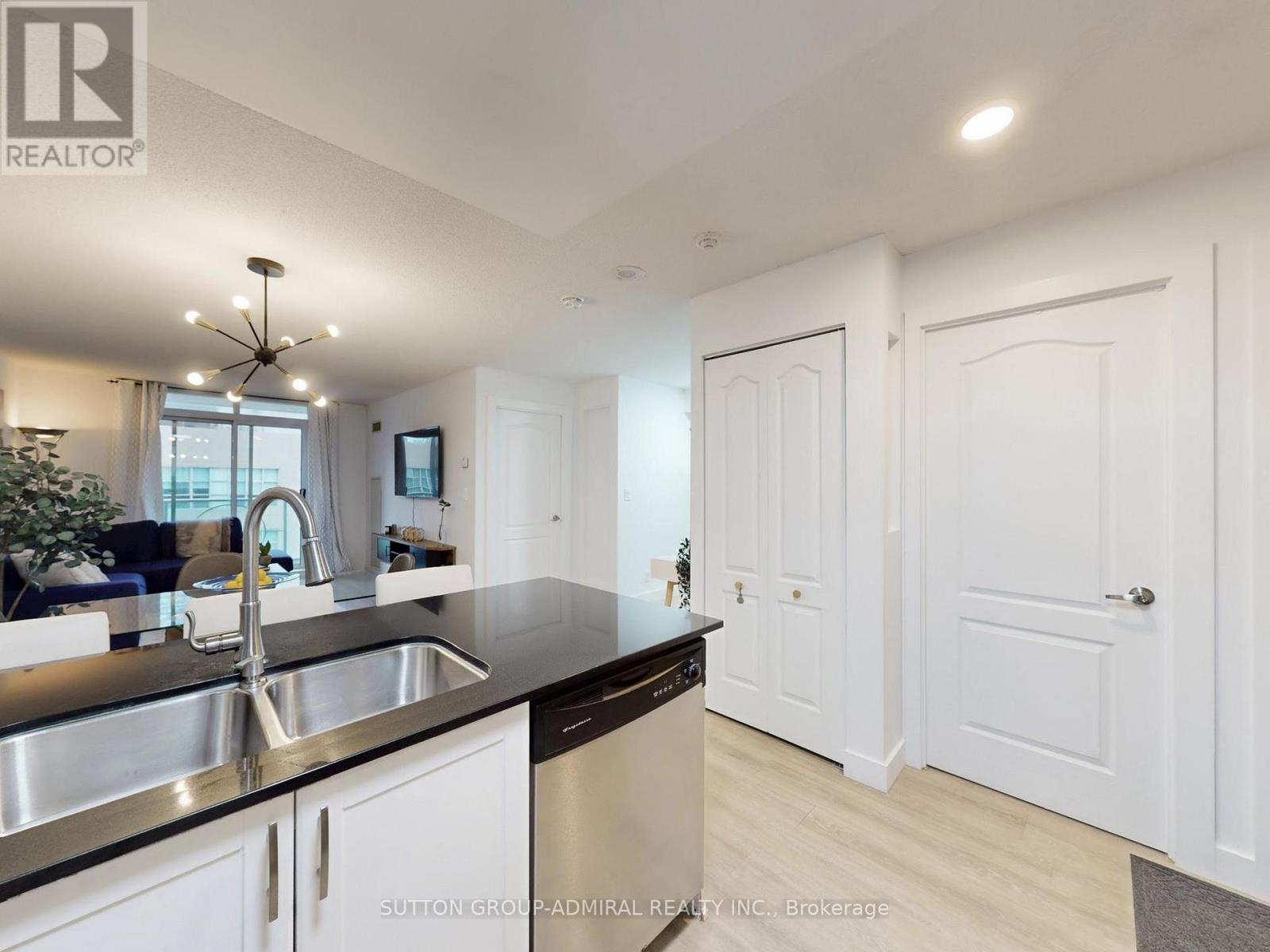 1005 - 212 EGLINTON AVENUE E, Toronto (Mount Pleasant East) — photo 12