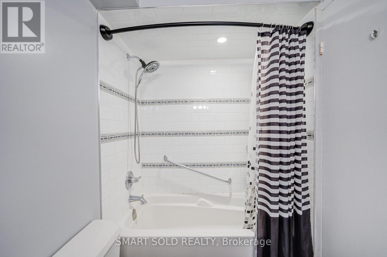 #210 5 OLD SHEPPARD AVENUE - 21