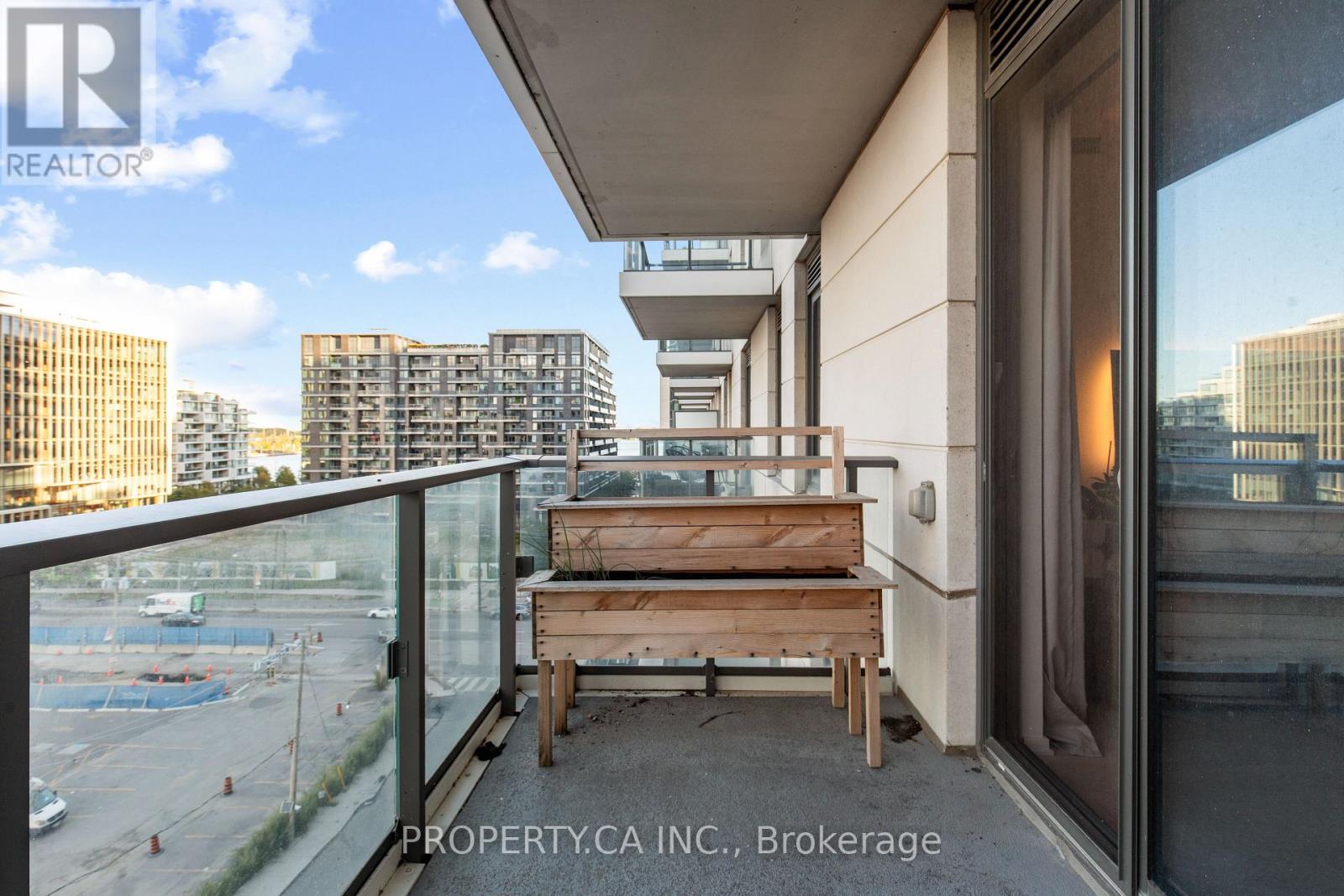 #710 12 BONNYCASTLE STREET - 20