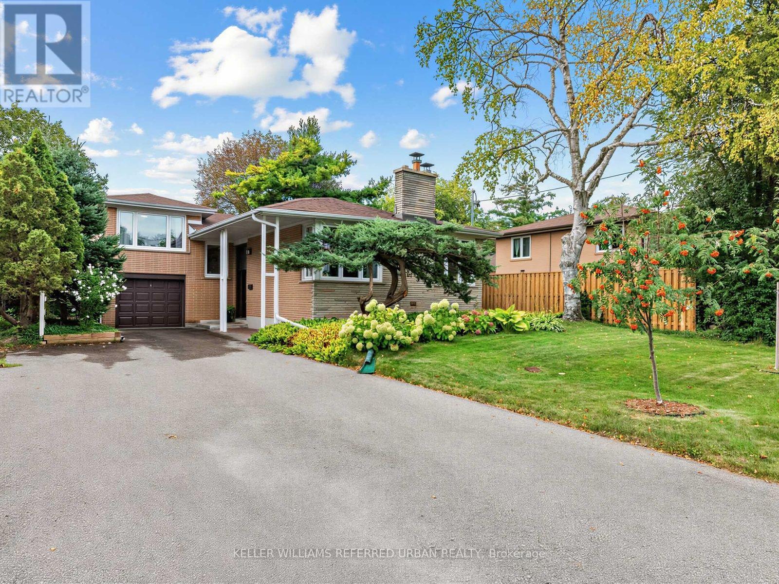 139 HOLCOLM ROAD, Toronto (Willowdale West)