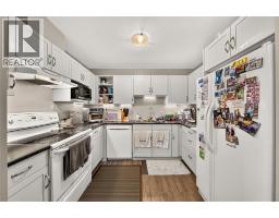 Kitchen - 31 Cariboo Drive, Elkford, BC V0B1H0 Photo 12