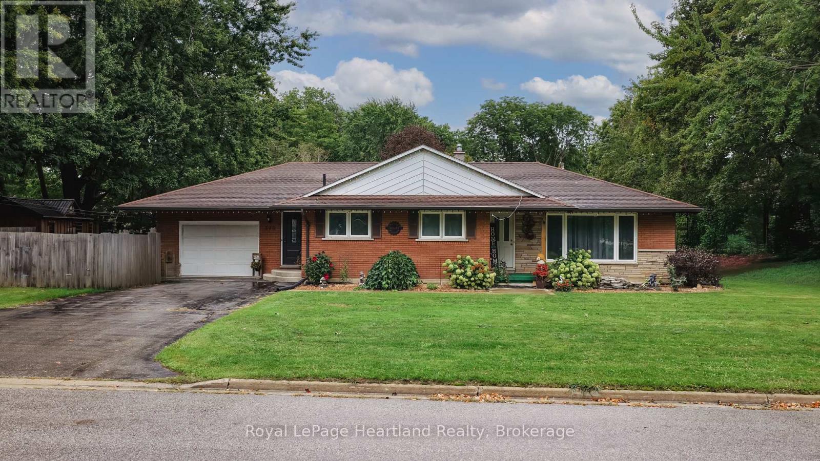 390 MORRIS STREET, North Huron (Blyth)