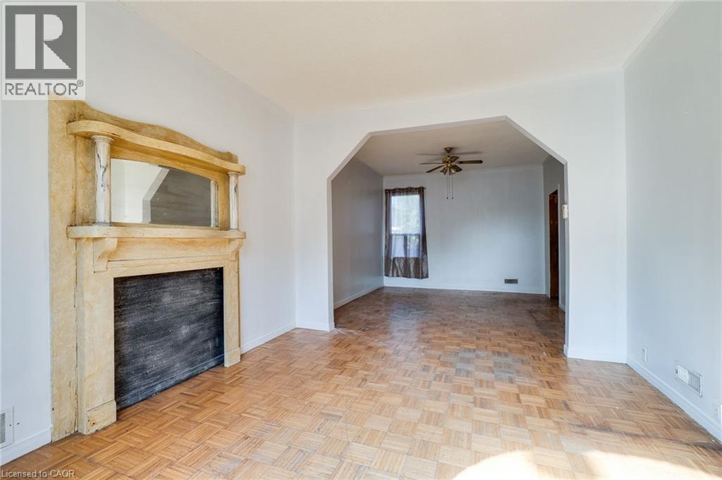23 OAK Avenue, Hamilton — photo 11