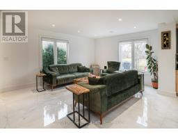 Kitchen - 60 Maple Way, East Gwillimbury, ON L0G1V0 Photo 10