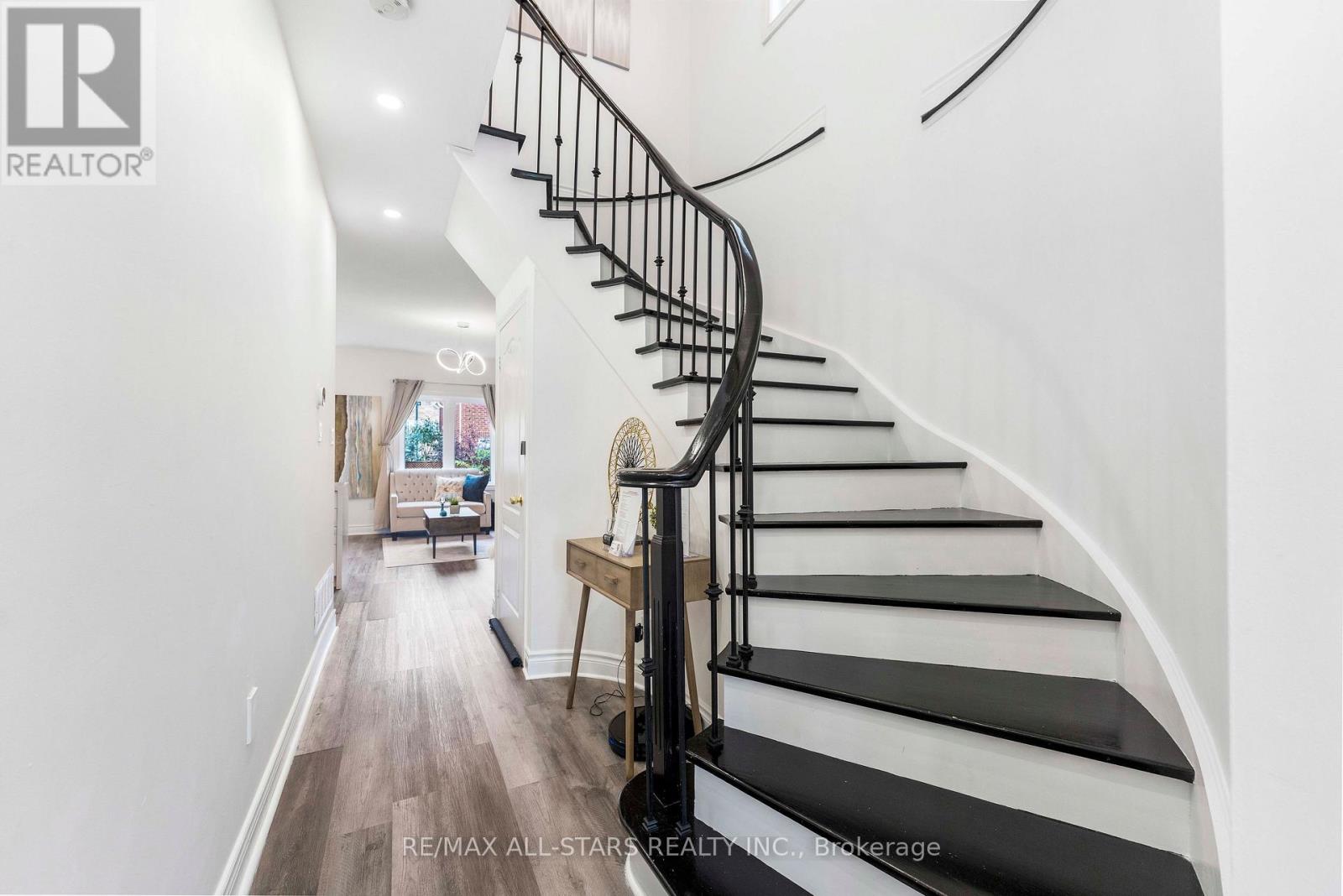 93 ARCO CIRCLE, Vaughan (Maple) — photo 7