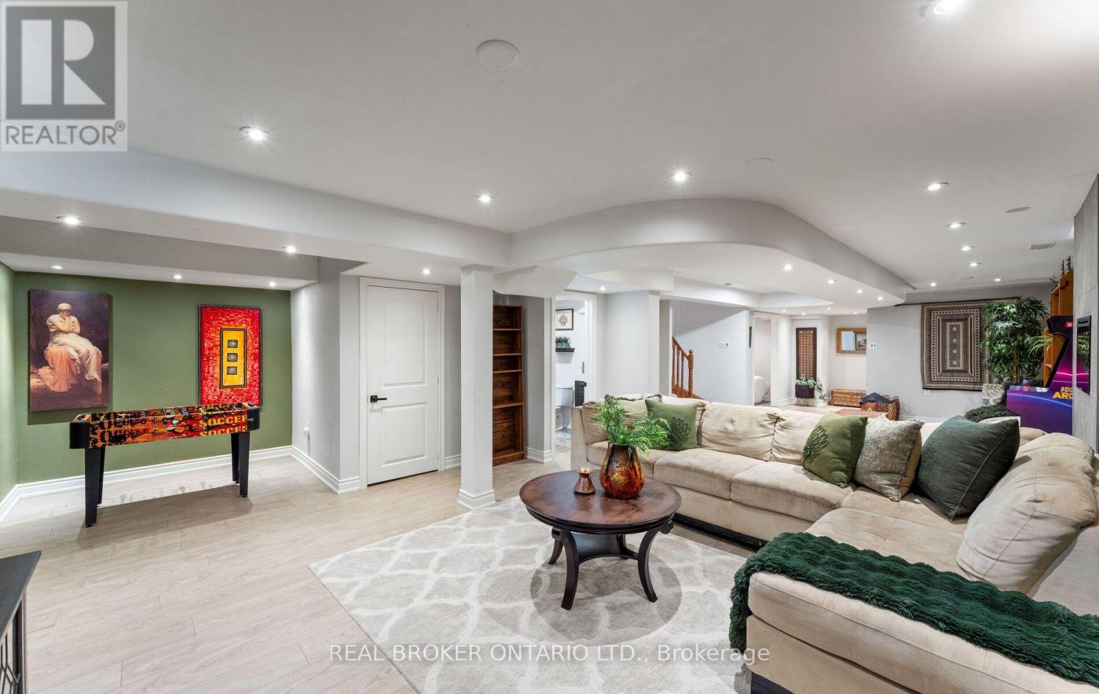 84 SANDWAY CRESCENT - Image 30