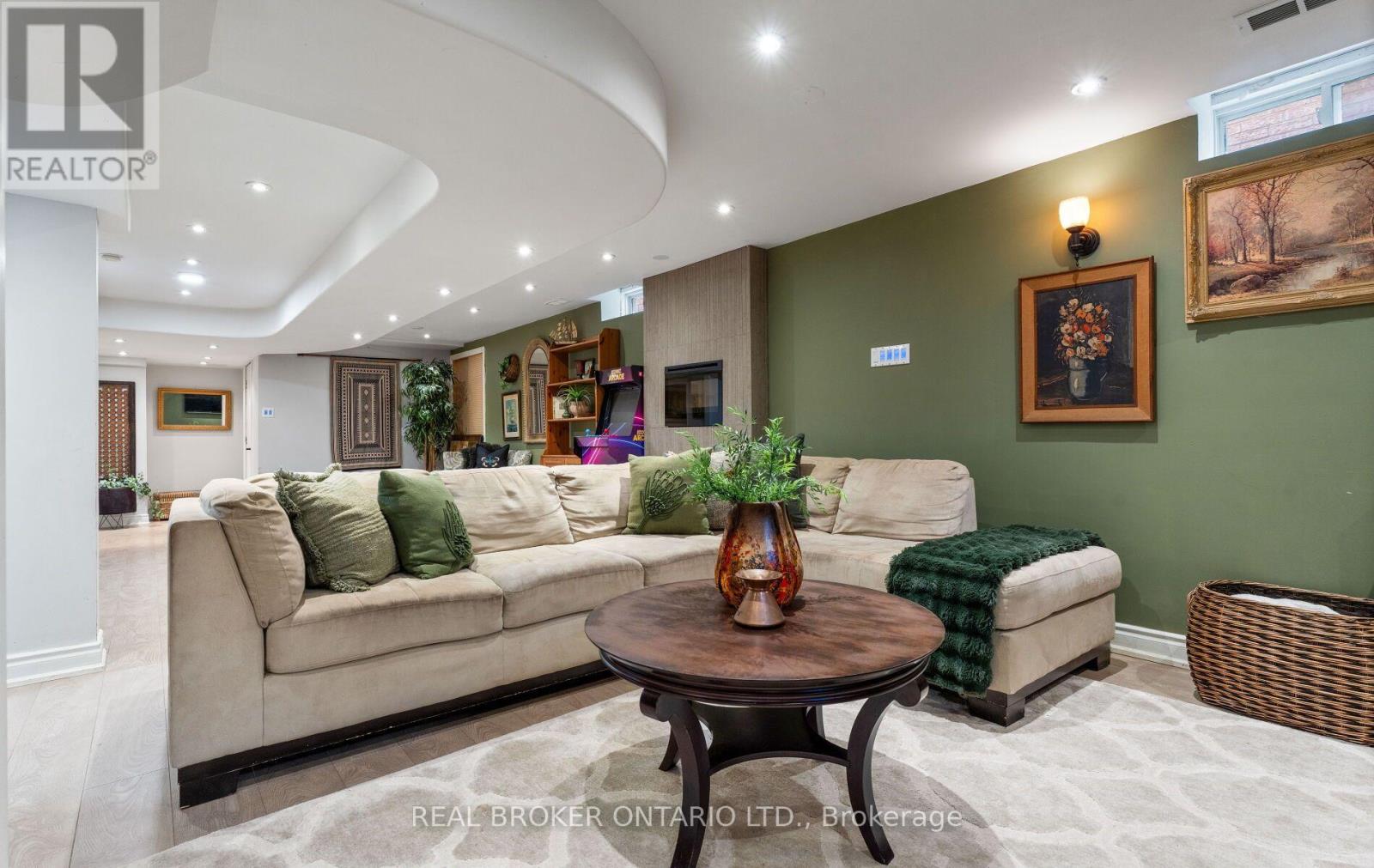 84 SANDWAY CRESCENT - Image 31