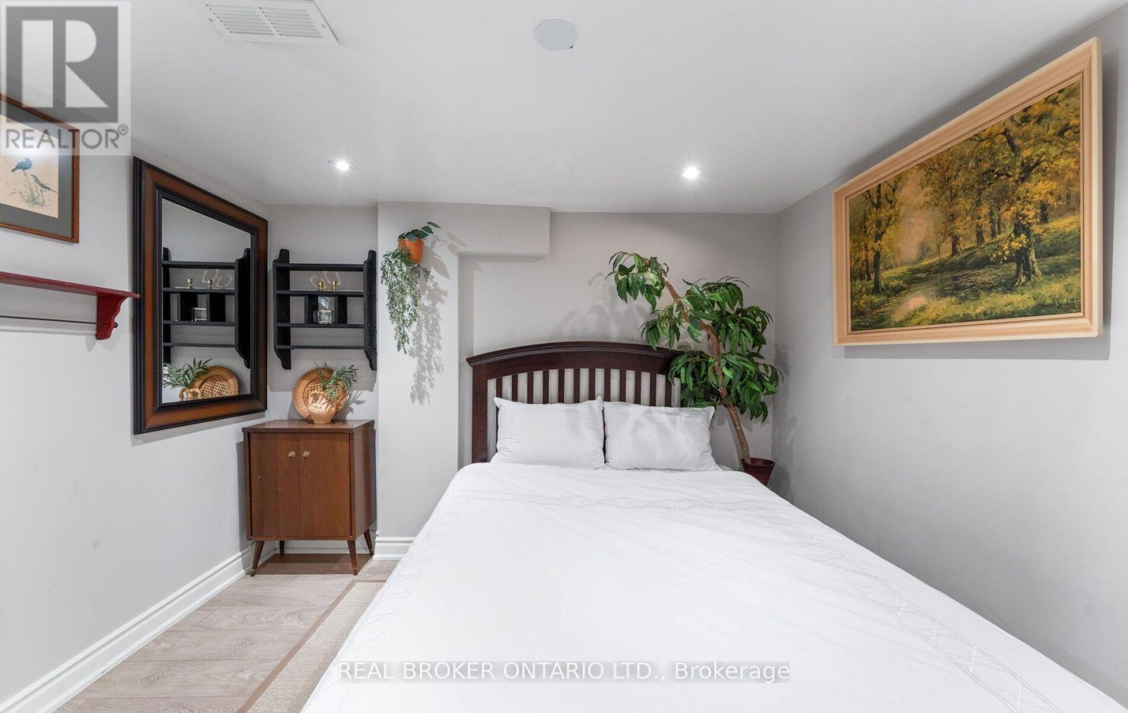 84 SANDWAY CRESCENT - Image 35