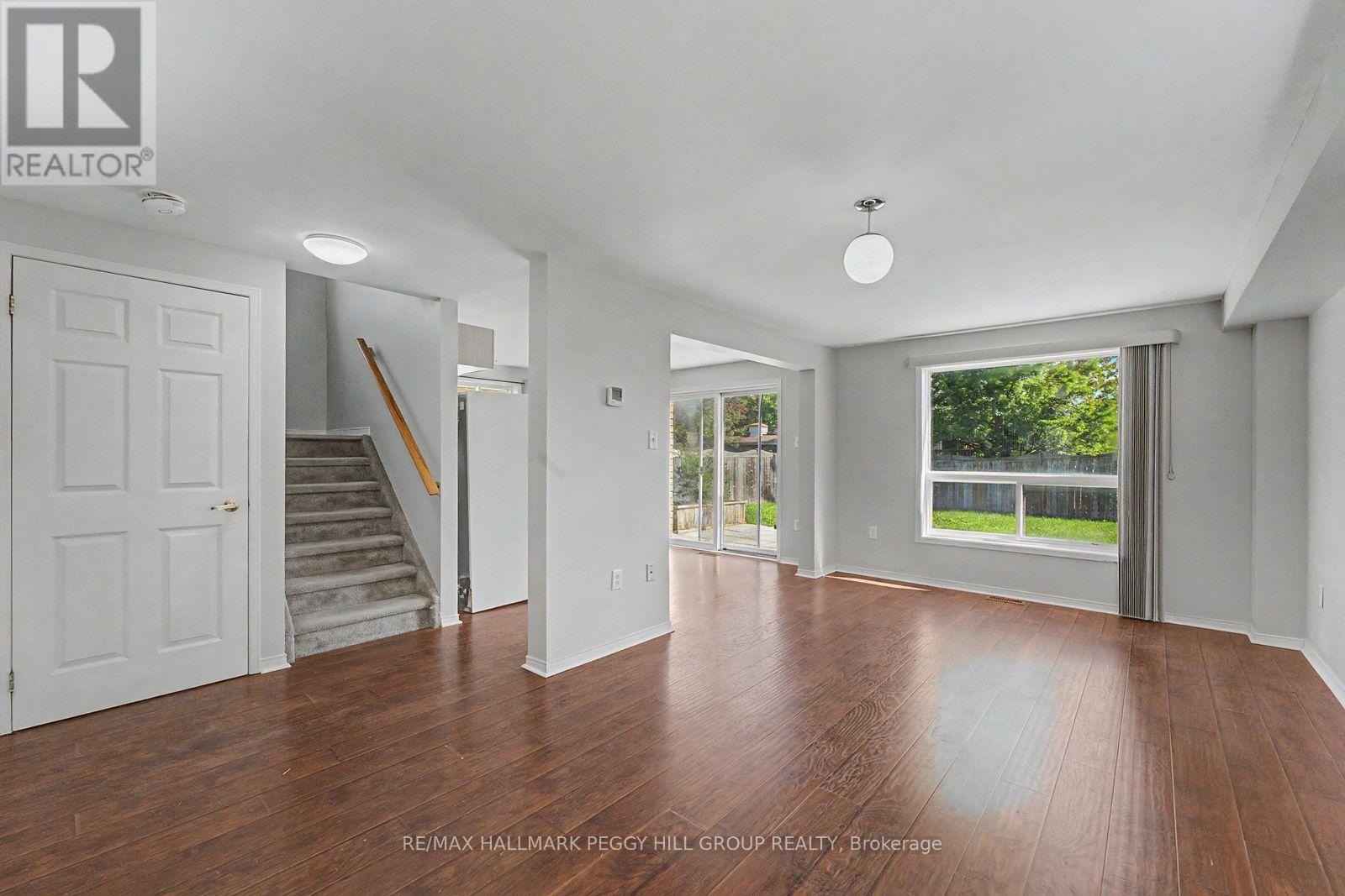 24 DUNSMORE LANE, Barrie (Georgian Drive) — photo 2