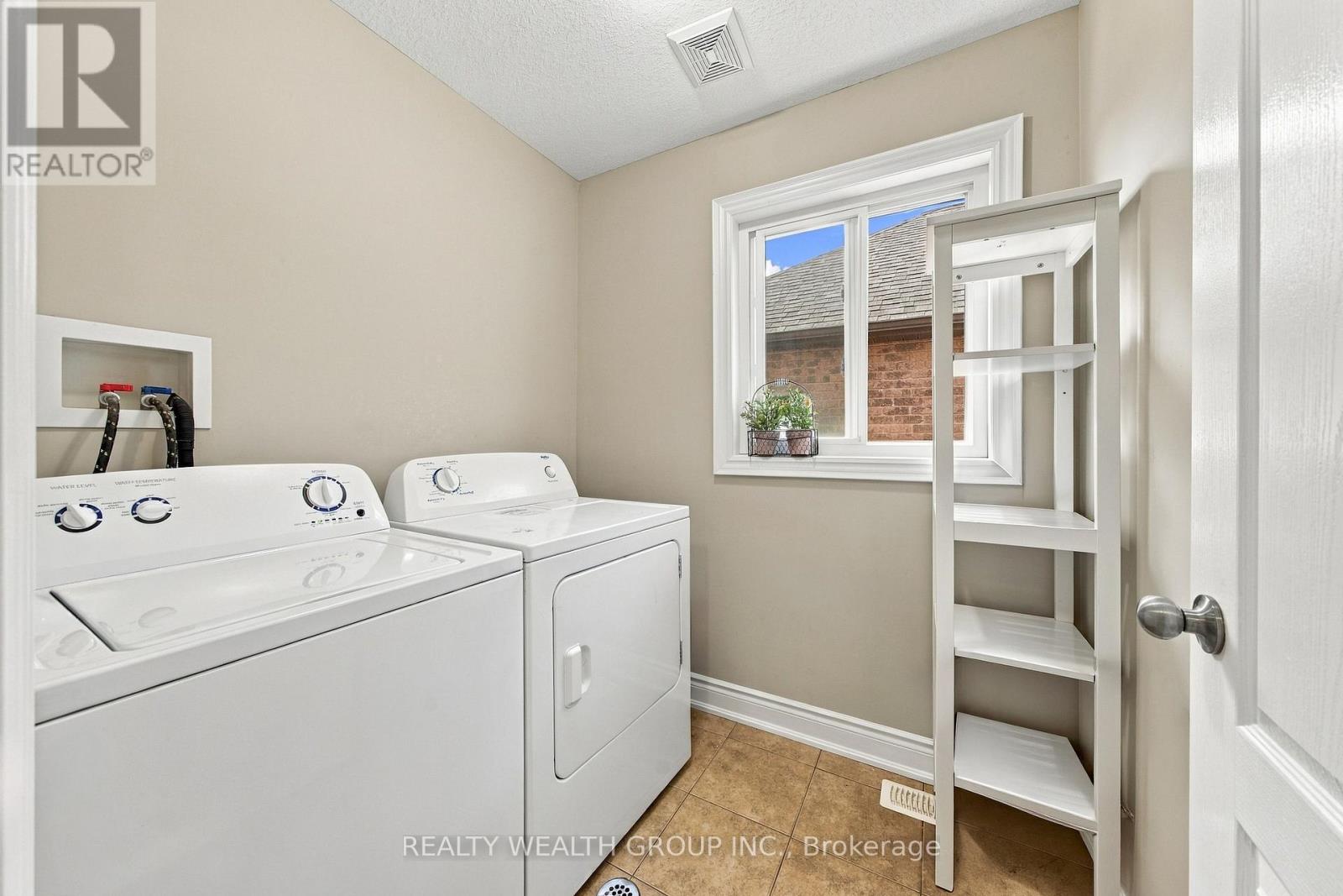 43 BOOTH LANE - Image 21