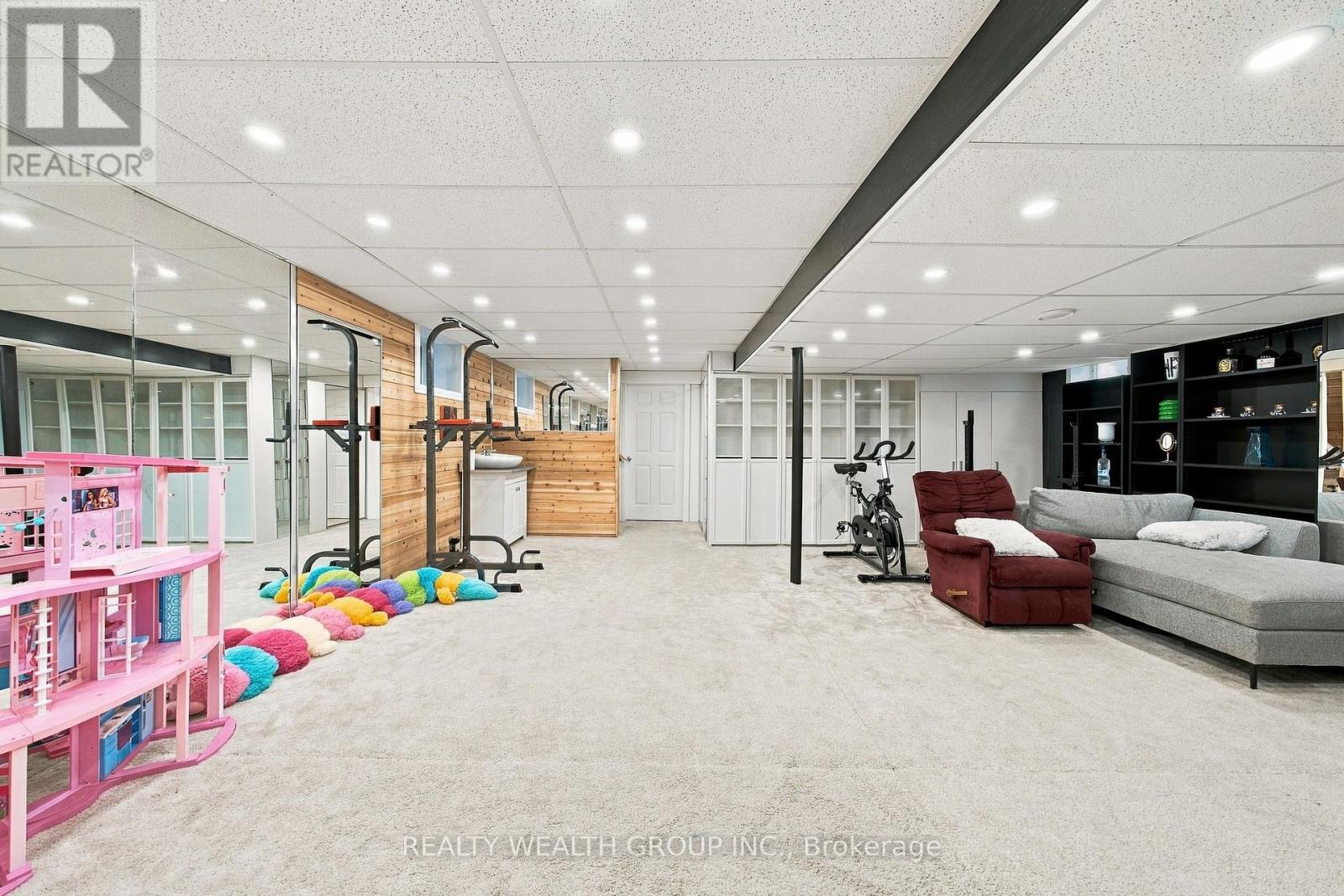 43 BOOTH LANE - Image 24