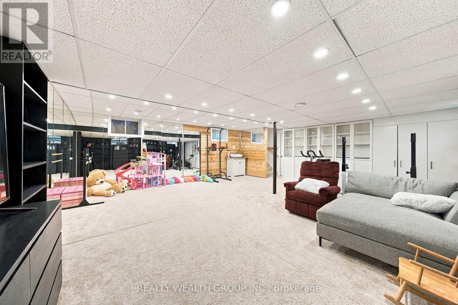 43 BOOTH LANE - 25
