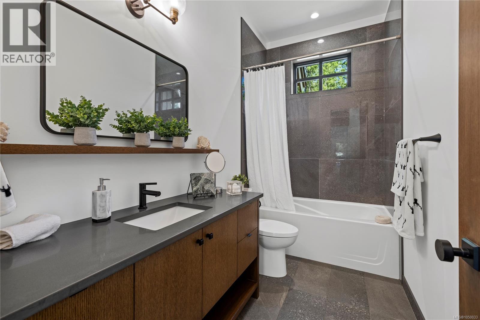 1175 Evergreen Way - Image 34