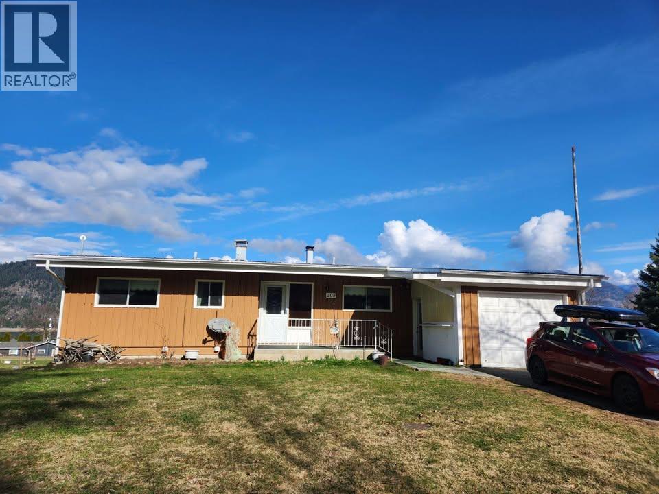 Property for sale at 208 Maple Street