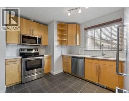 205 15 Avenue Ne, Calgary, AB T2E1H1 Photo 12