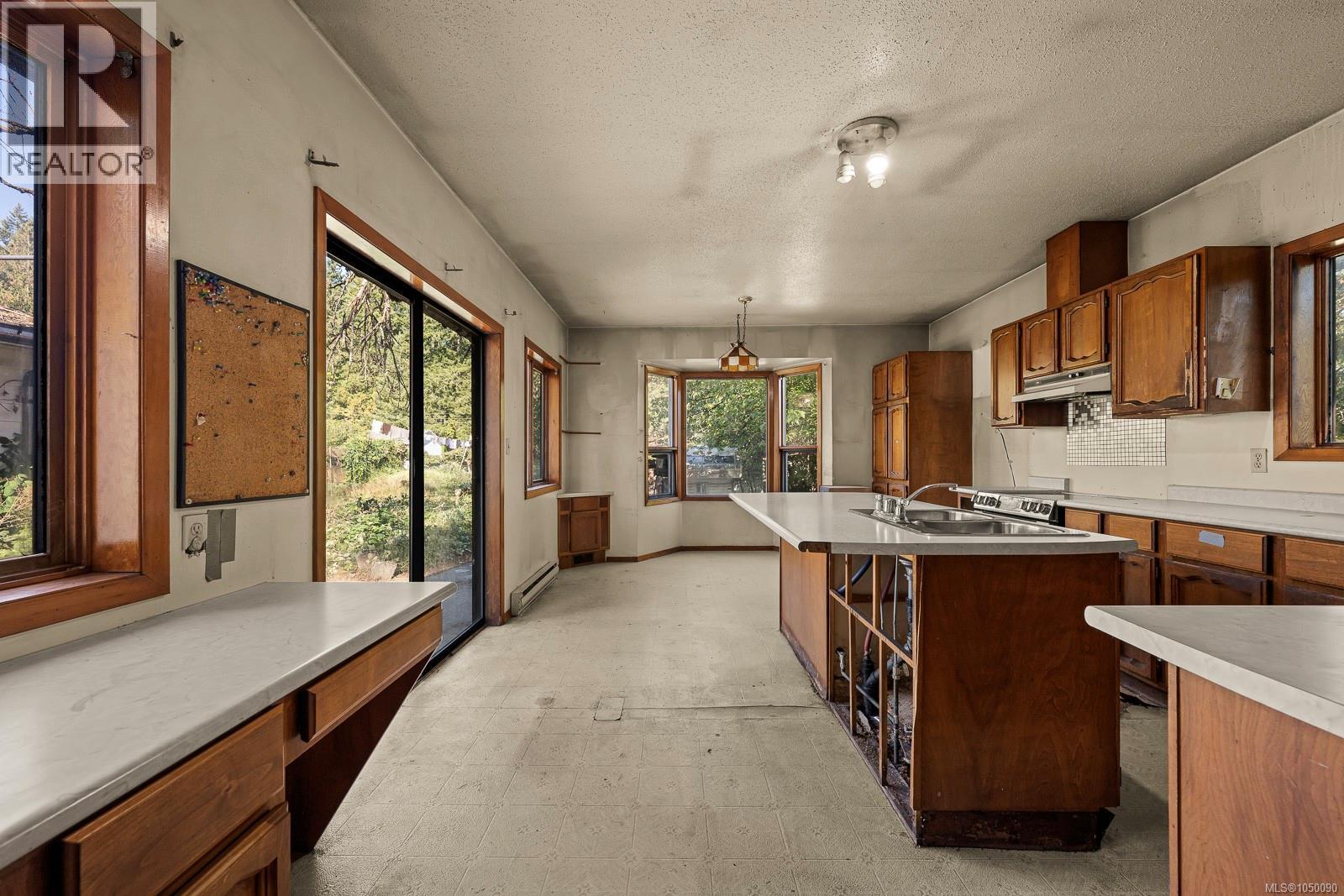 2547 Mabley Rd - 5