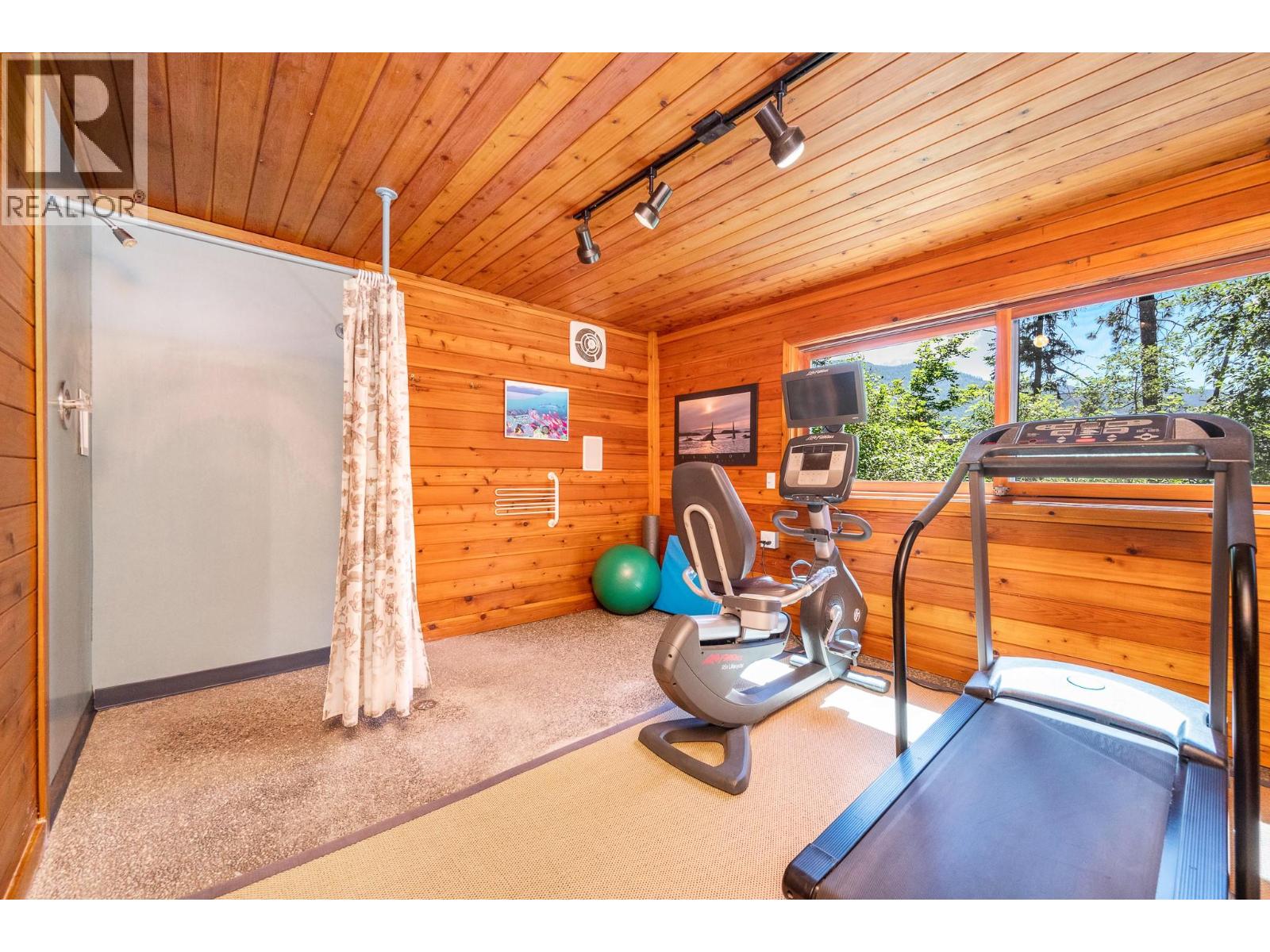 2245 Okanagan Street - 32