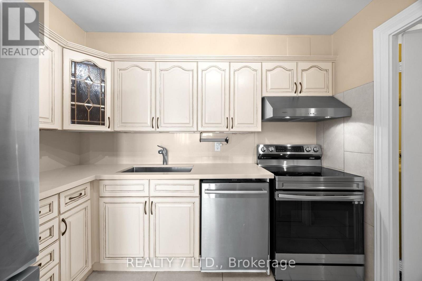 #1507 50 ELM DRIVE E - 13