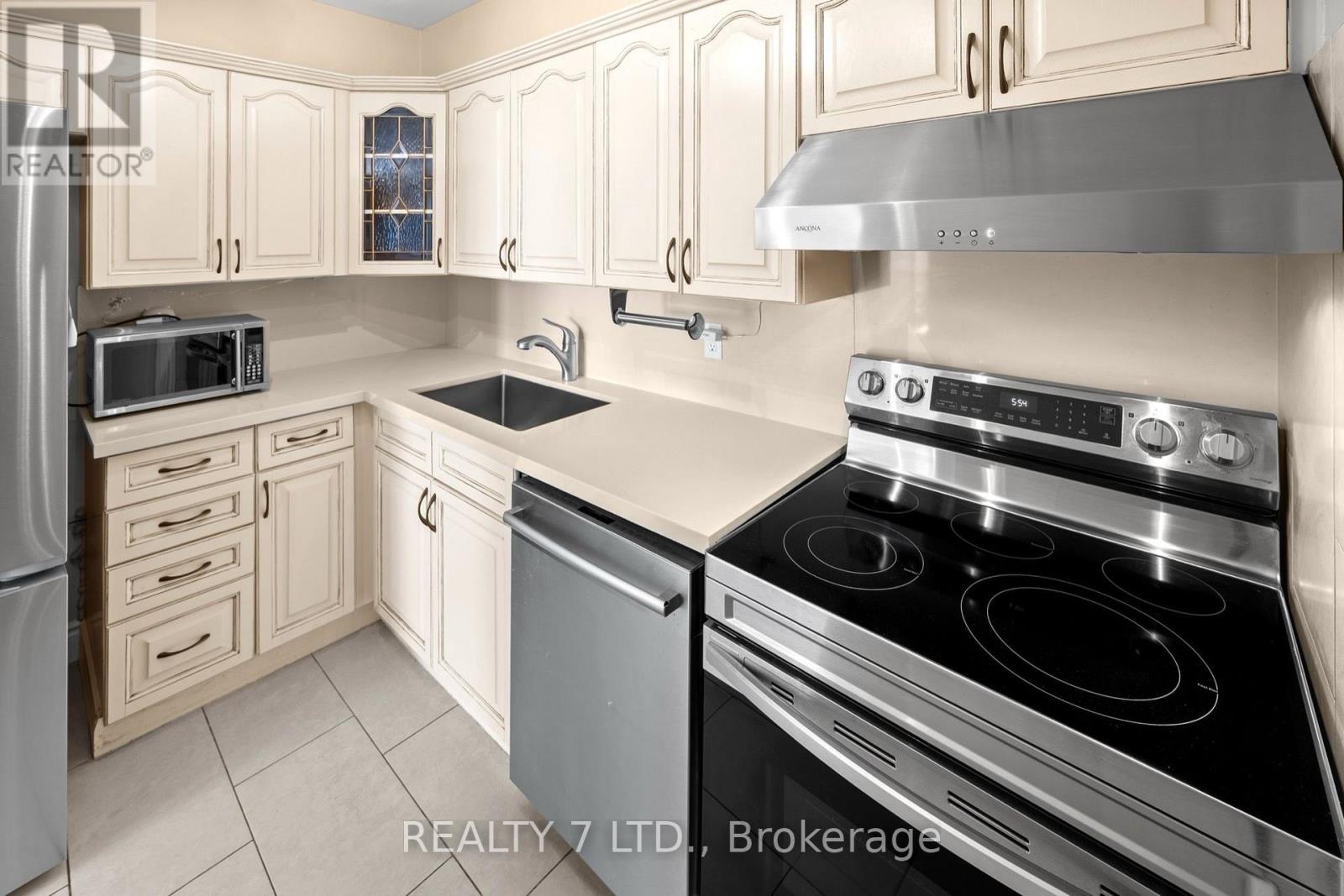 #1507 50 ELM DRIVE E - 14