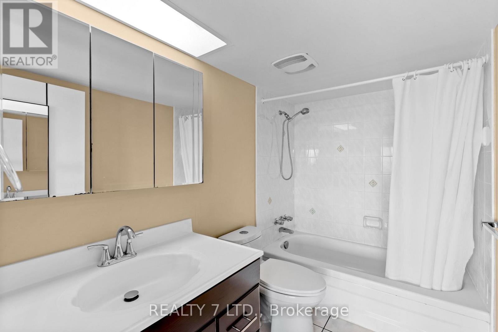 #1507 50 ELM DRIVE E - Image 26