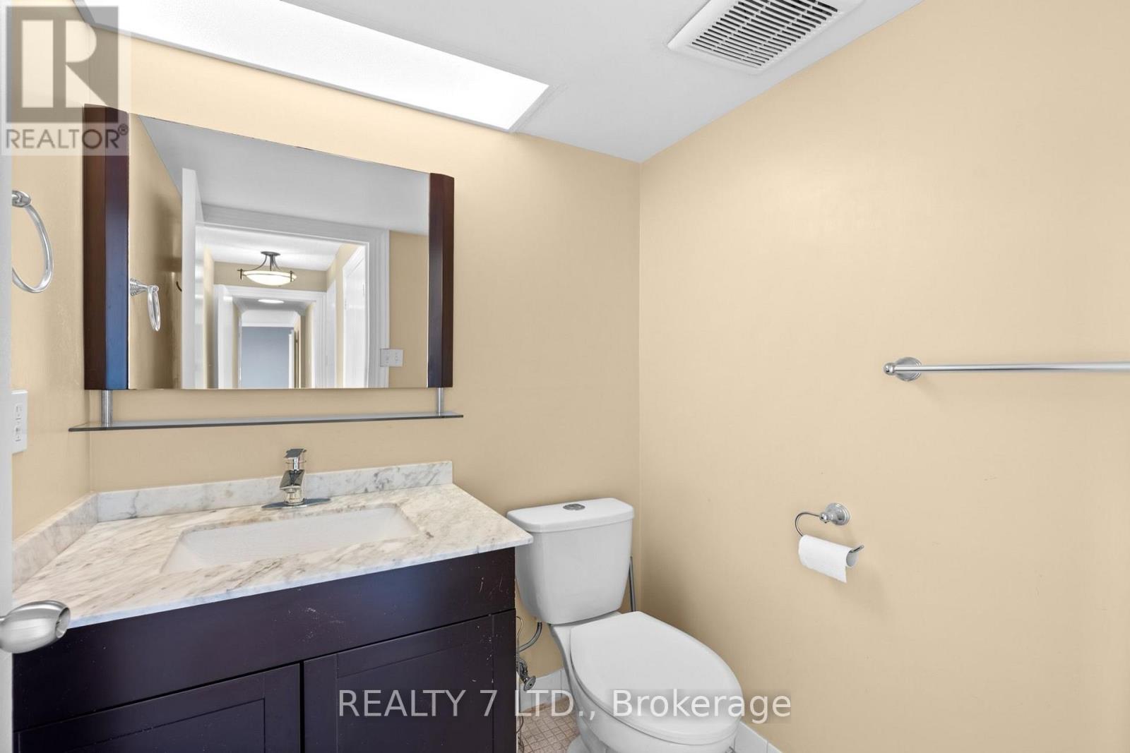 #1507 50 ELM DRIVE E - Image 32
