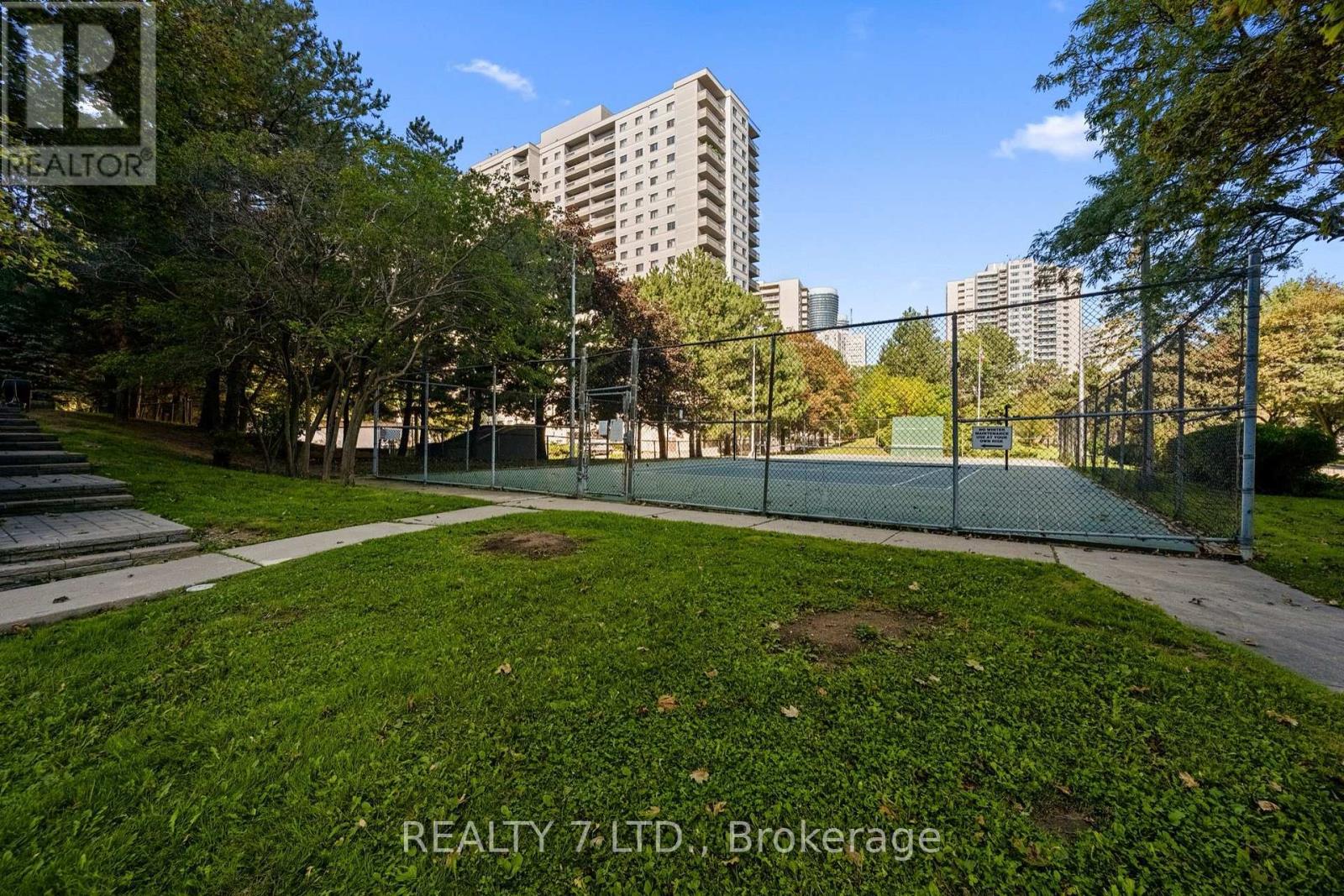 #1507 50 ELM DRIVE E - 44
