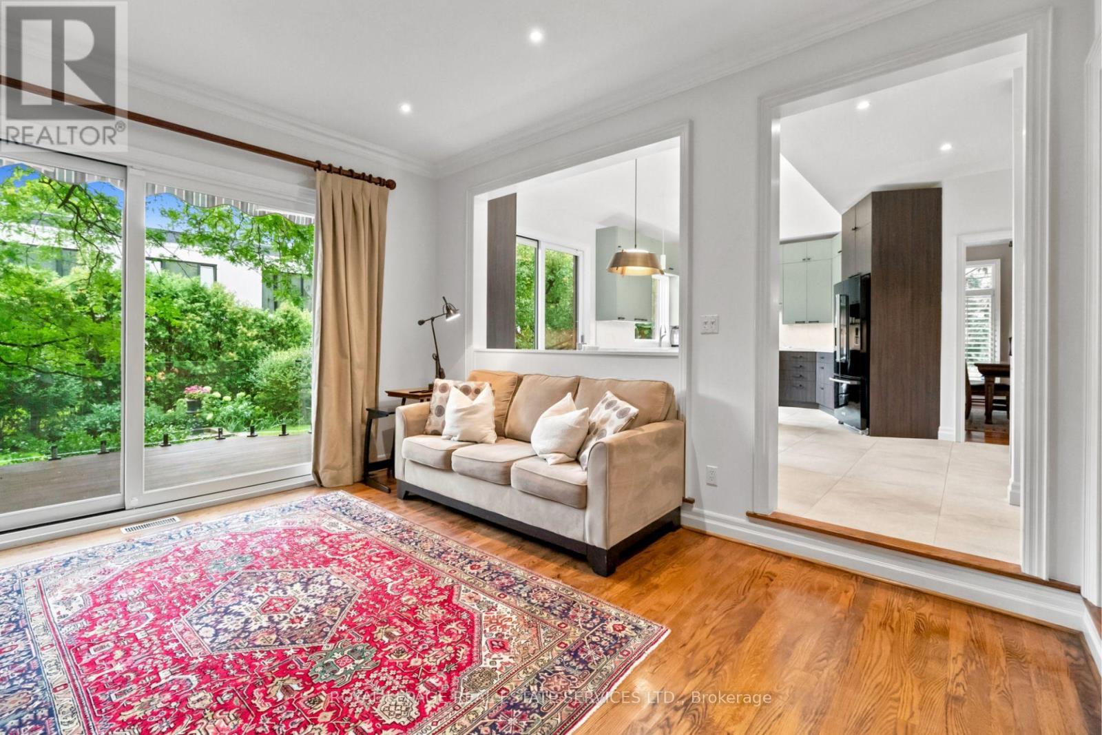 39 ROCKINGHAM DRIVE - 18
