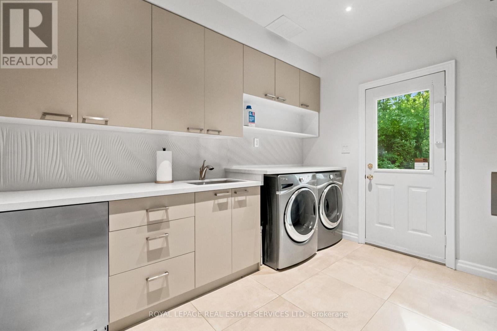 39 ROCKINGHAM DRIVE - 20