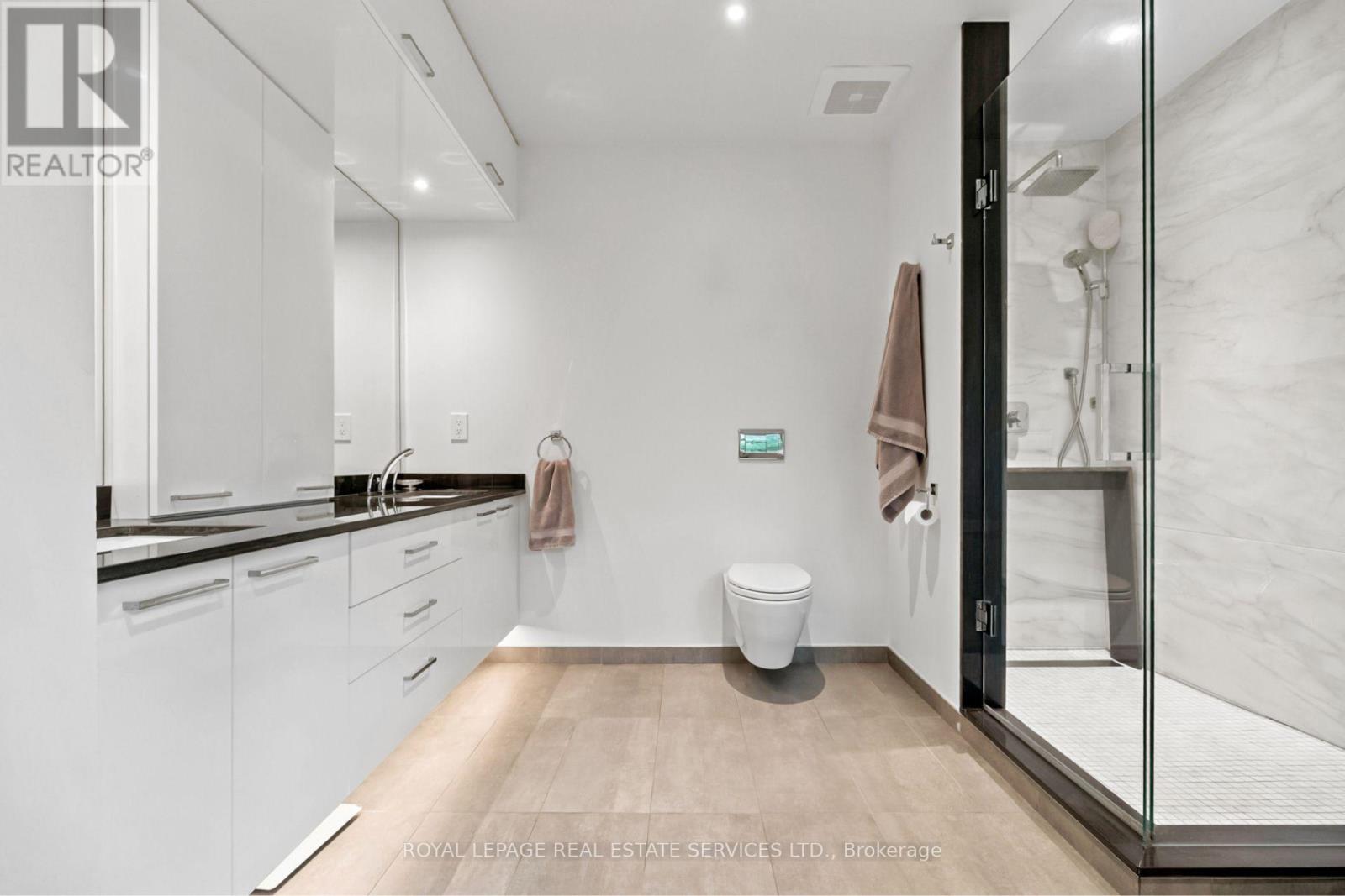 39 ROCKINGHAM DRIVE - 26
