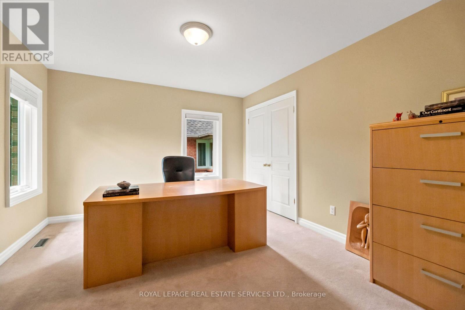 39 ROCKINGHAM DRIVE - 32