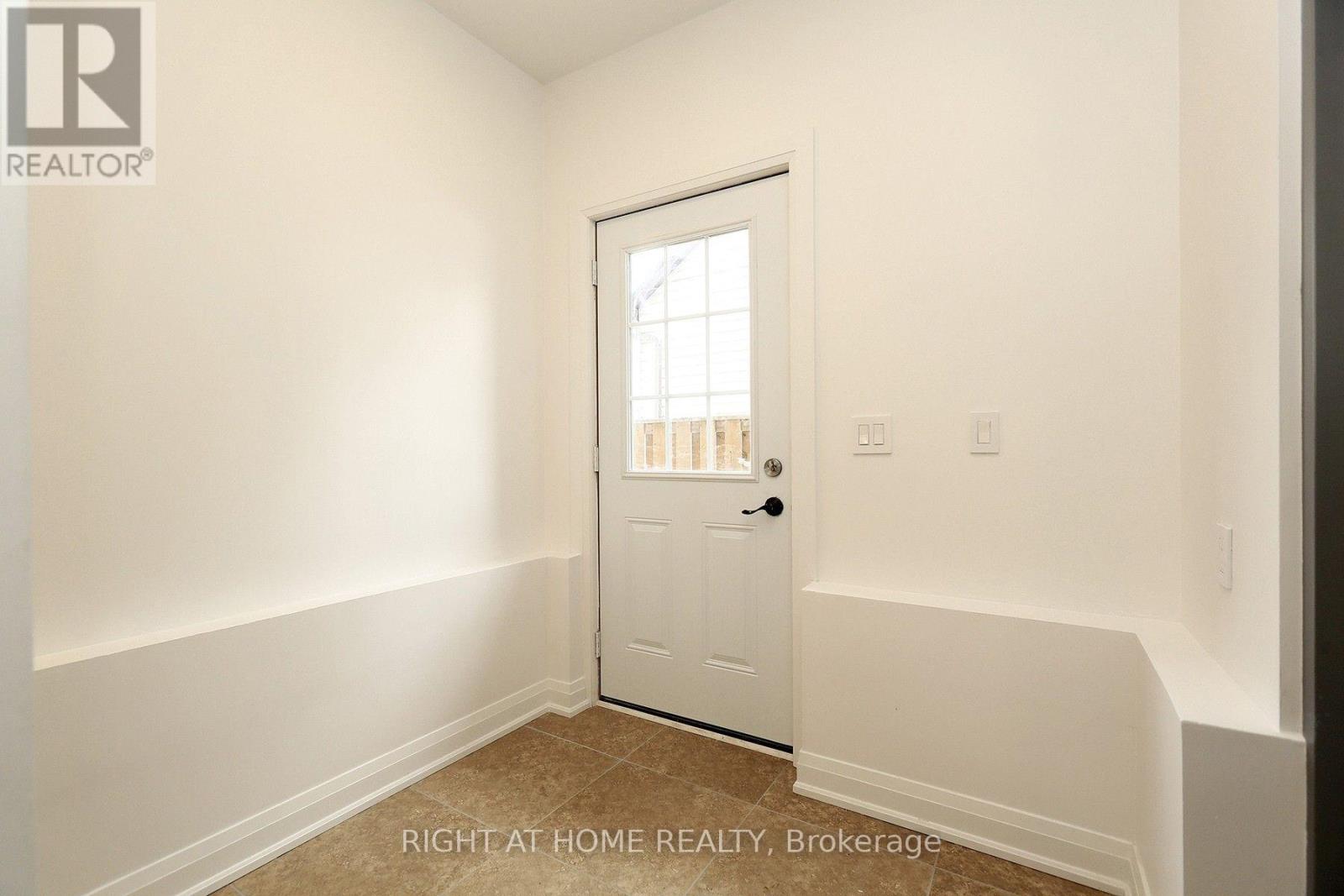 BSMT - 35 WOODWARD AVENUE, Brampton (Brampton North) — photo 2