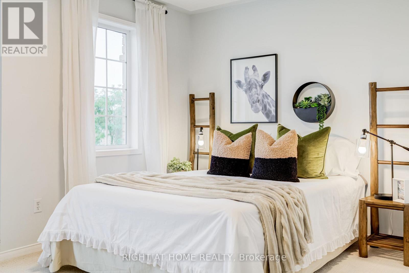 3823 TACC DRIVE - 32