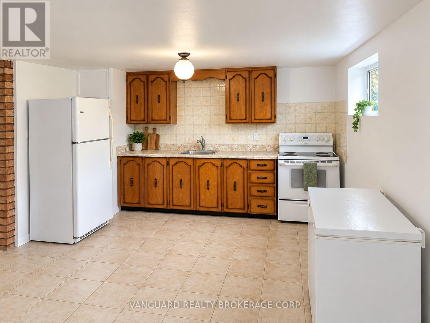 150 SPALDING ROAD - 22