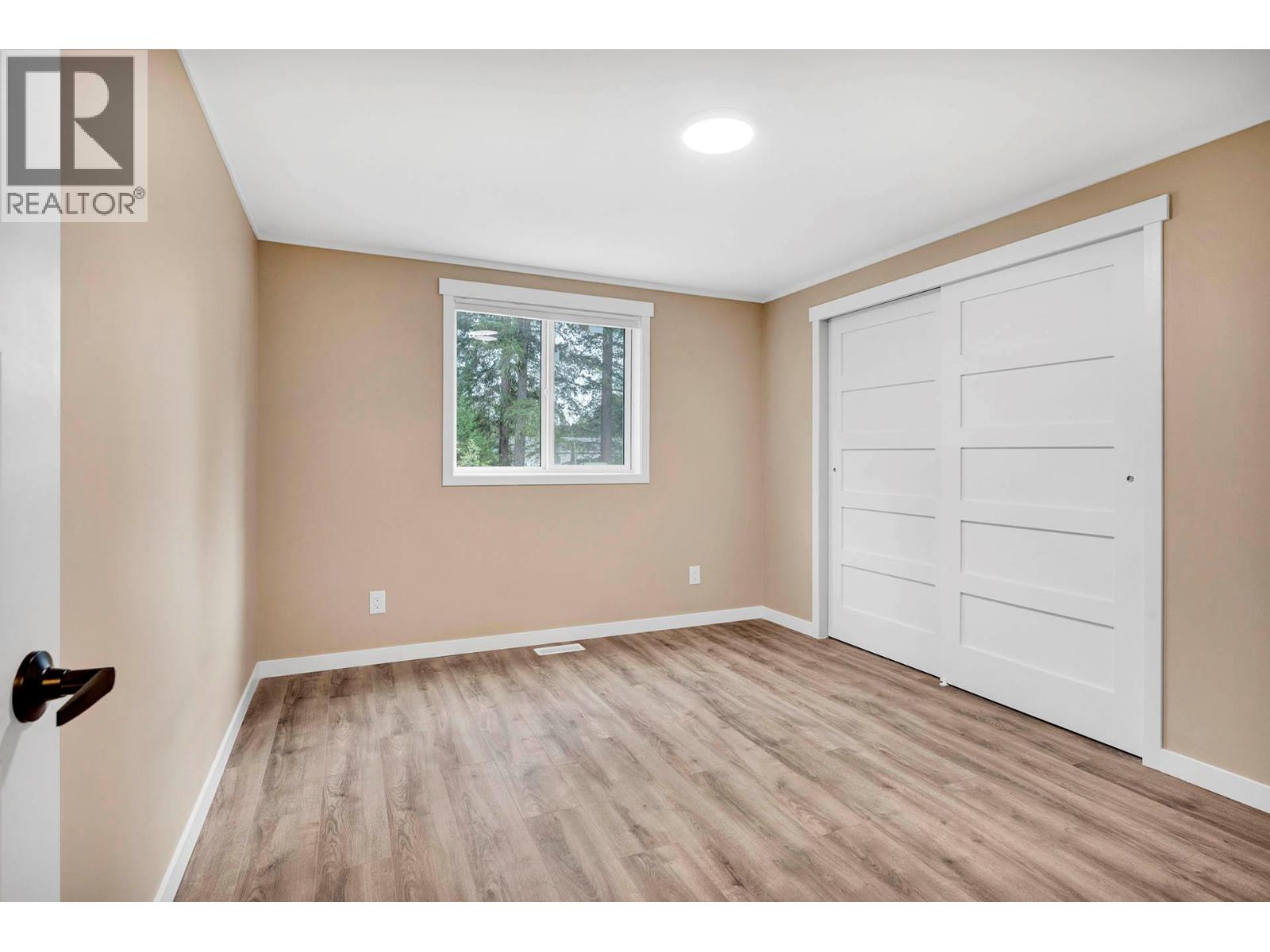 #34 121 Ferry Road - Image 15
