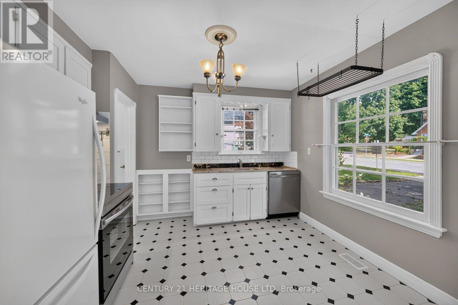 39 BALMORAL AVENUE - Image 31