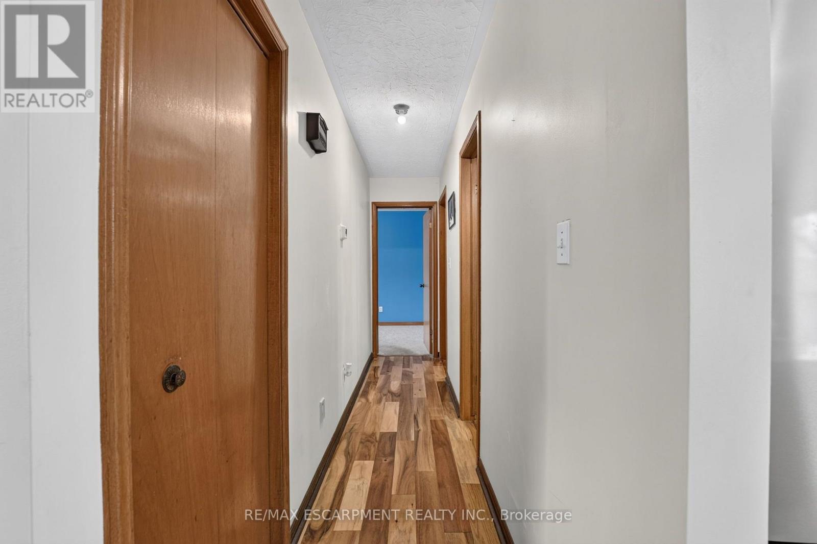 5 BROOKS CIRCLE - Image 18
