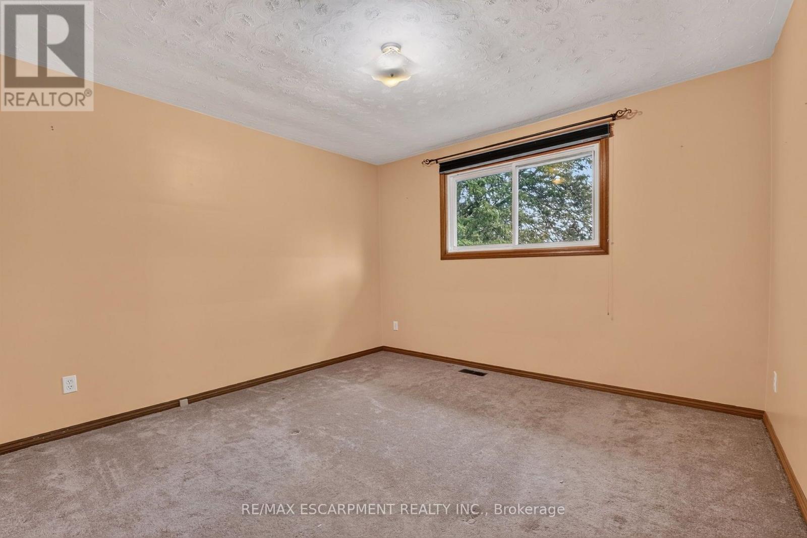 5 BROOKS CIRCLE - Image 21