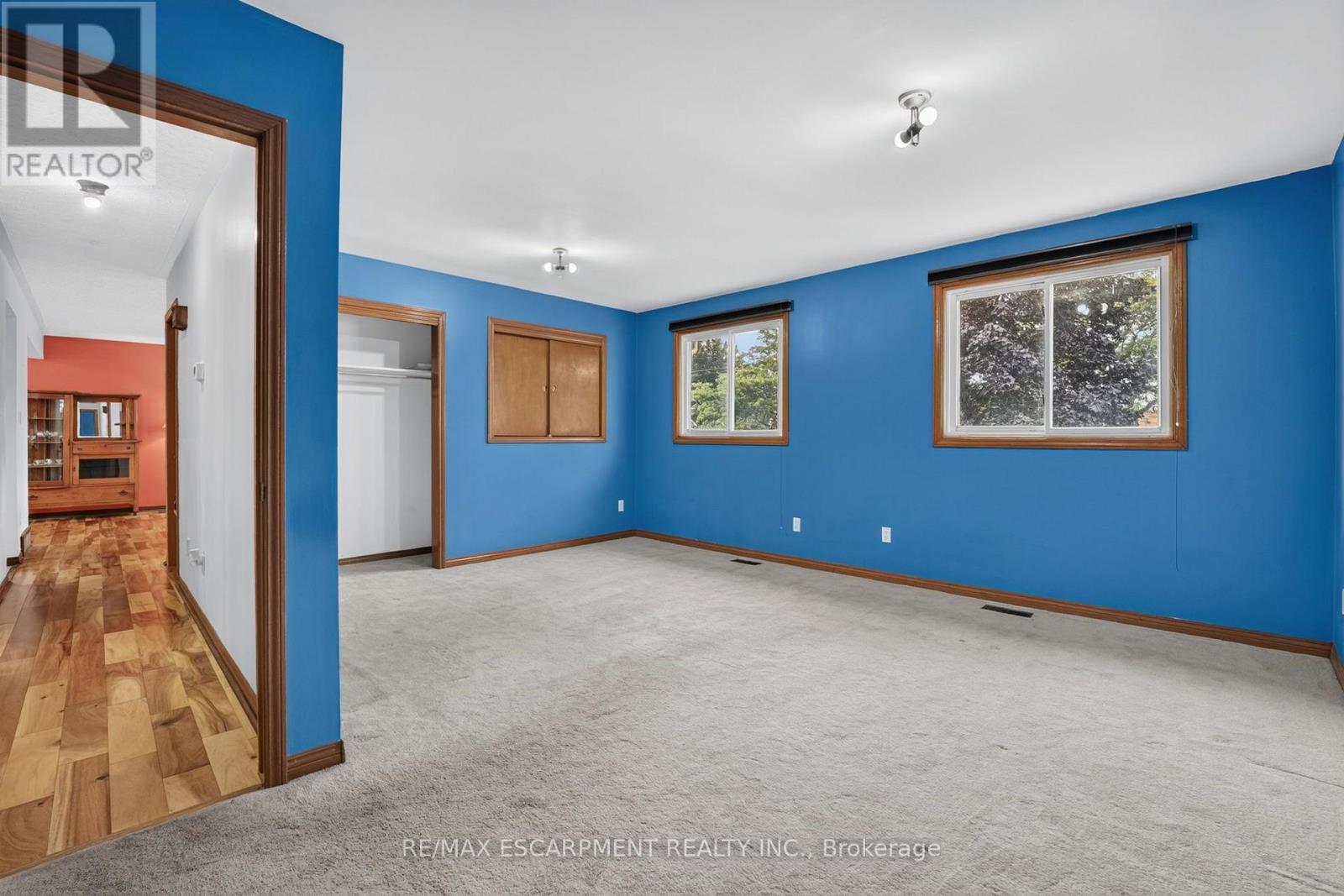 5 BROOKS CIRCLE - Image 24