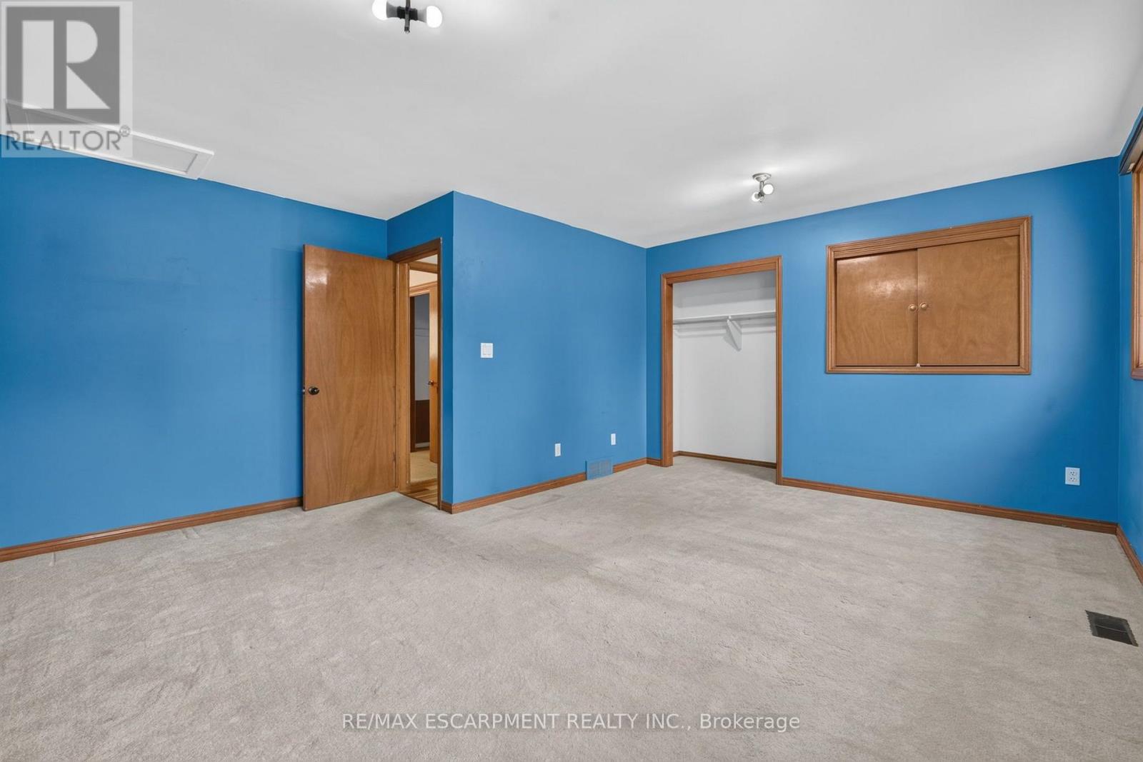 5 BROOKS CIRCLE - Image 26