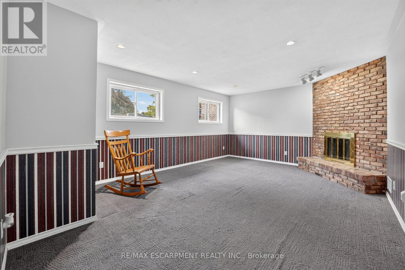 5 BROOKS CIRCLE - Image 29