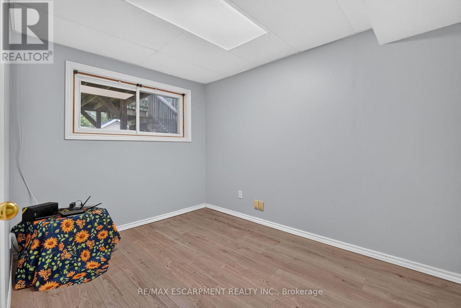 5 BROOKS CIRCLE - Image 32