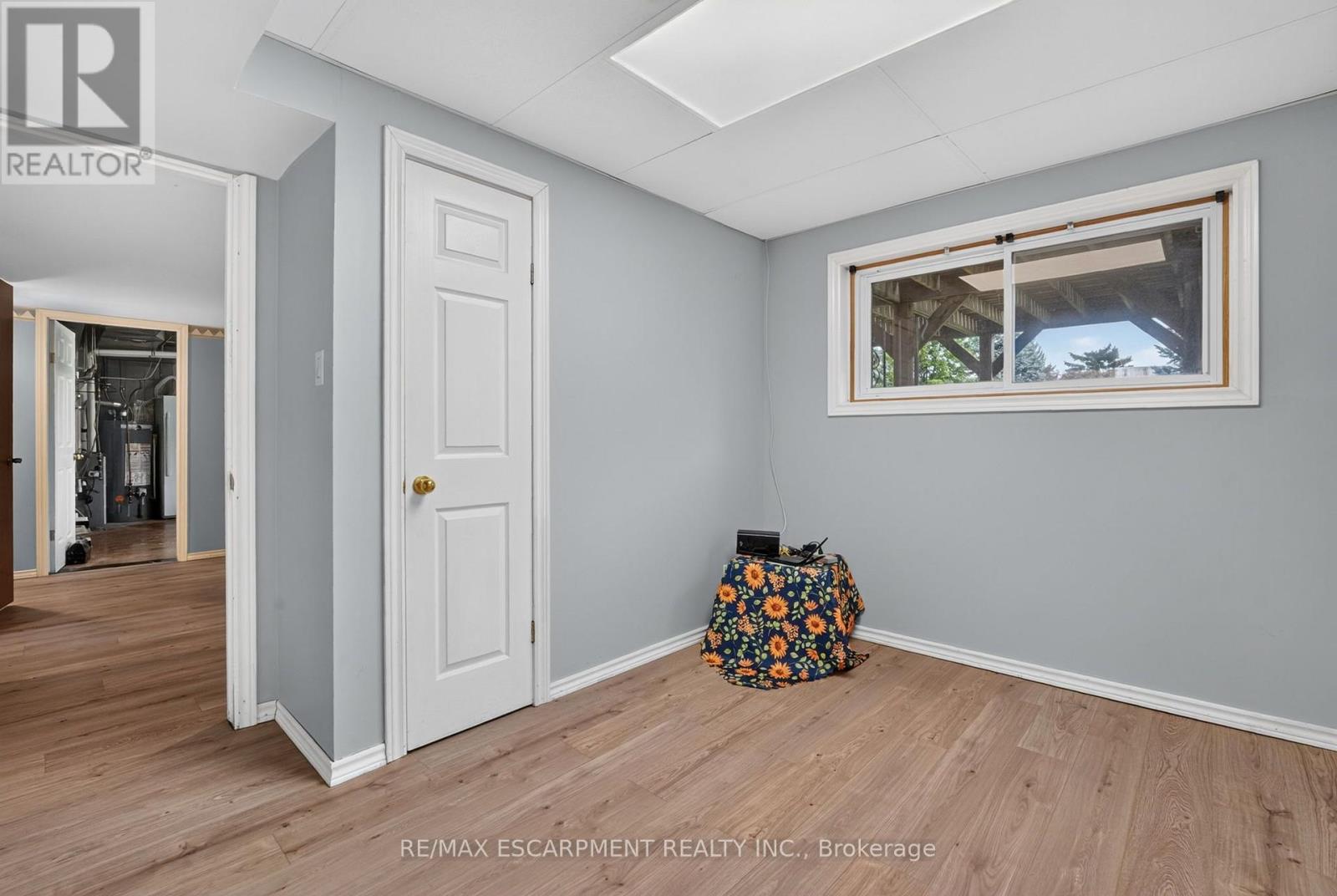5 BROOKS CIRCLE - Image 33
