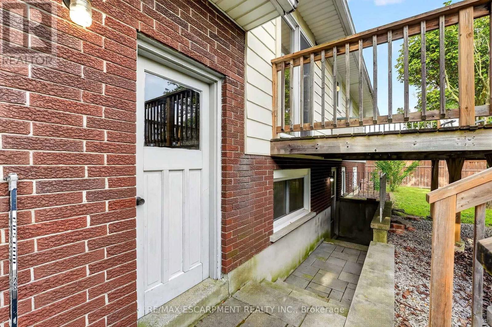 5 BROOKS CIRCLE - Image 44