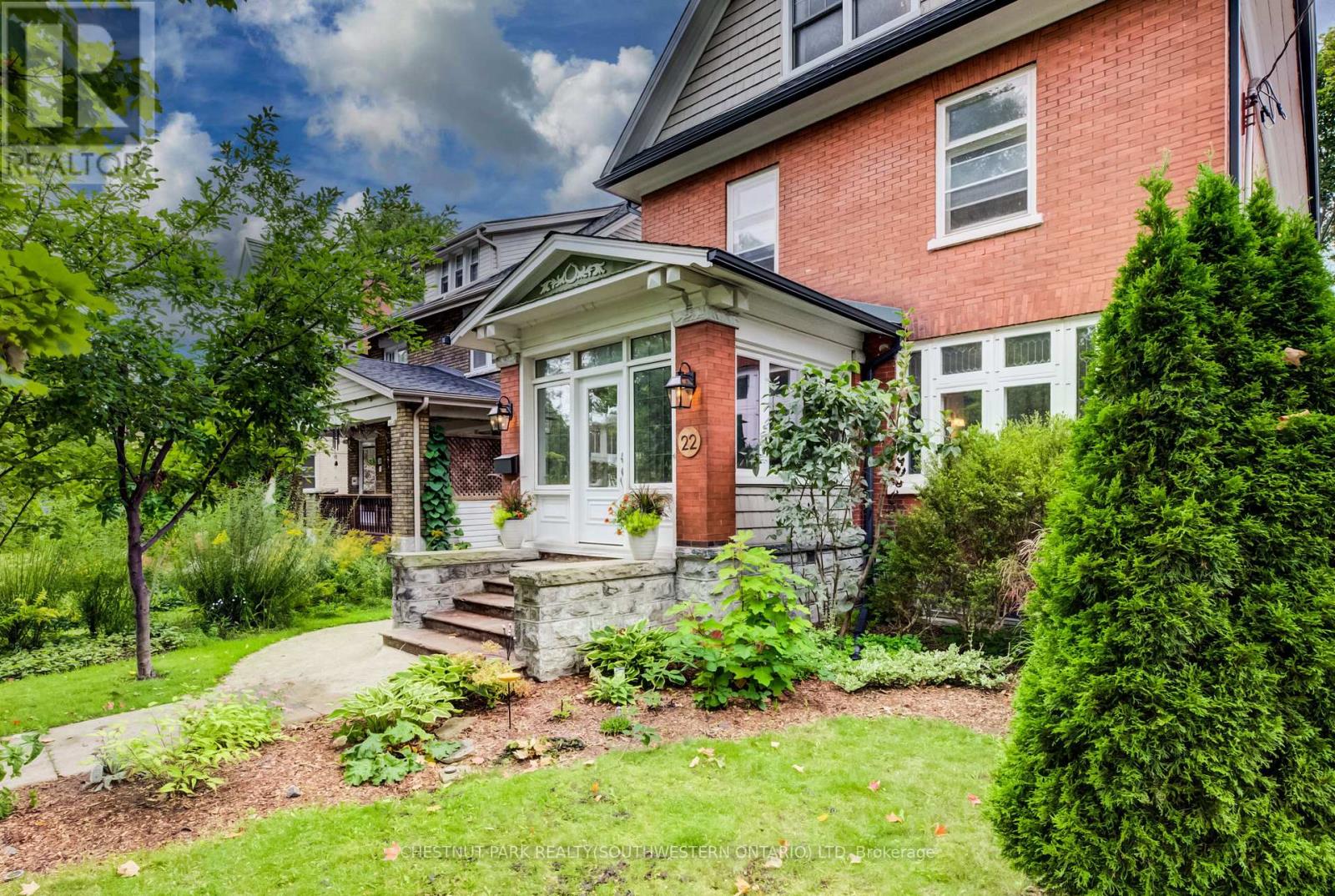 22 MAYNARD AVENUE, Kitchener — photo 3