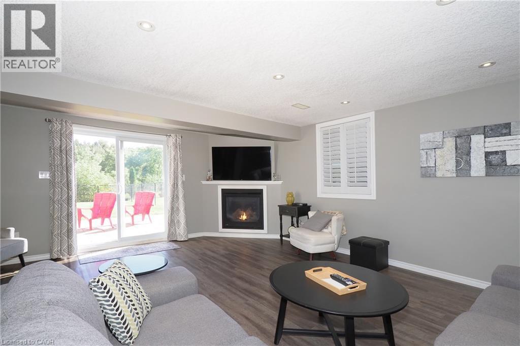 1200 DUNBAR Road - Image 33