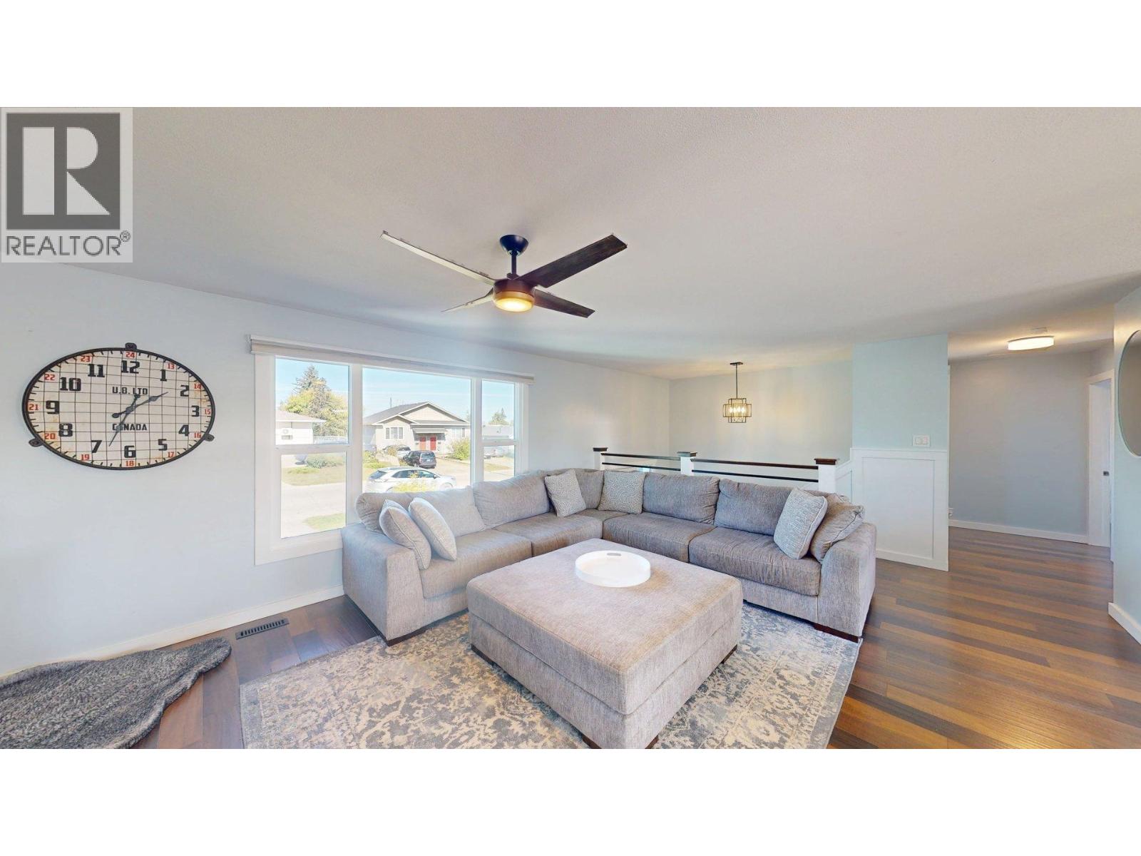 8111 96 AVENUE - 12