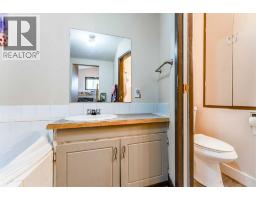 4729 49a Avenue, Lacombe, AB T4L1N4 Photo 22